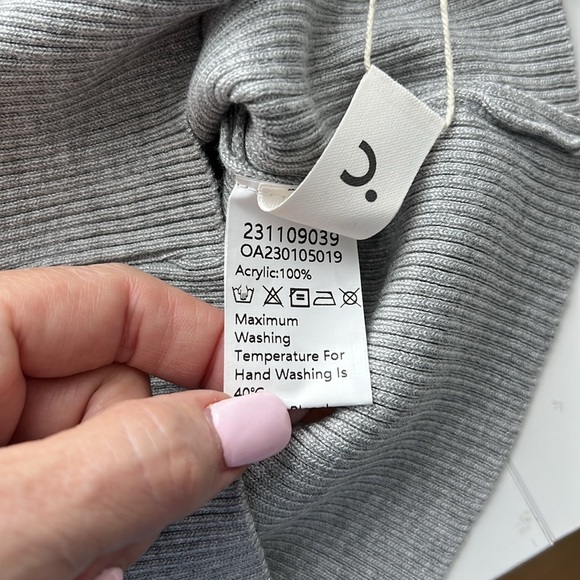 NWT MODERN MINIMALIST lovers COMMENSE gray knit off shoulder mini dress S - Picture 6 of 9